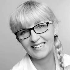 Renate May, Mitarbeiterin im Housekeeping Renate May, Mitarbeiterin im Housekeeping